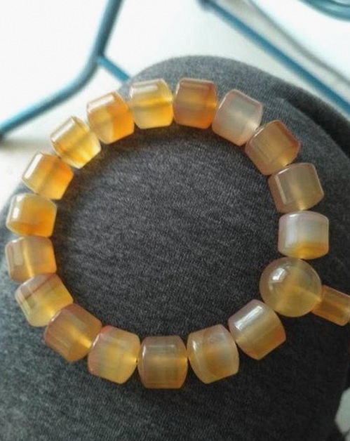 娱乐圈新人00后吃瓜酱：甜蜜复仇背后的成长故事