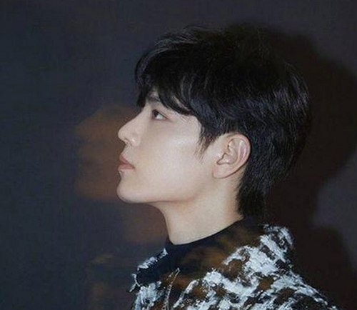 吃瓜群众的狂欢盛宴：揭秘娱乐圈背后的“吃瓜文化”演变