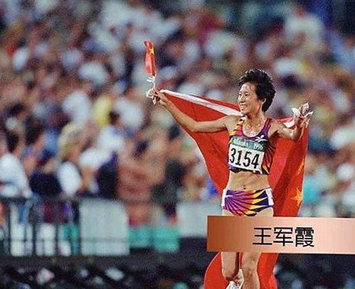 吉林警花张津瑜厕所门事件全纪录揭秘