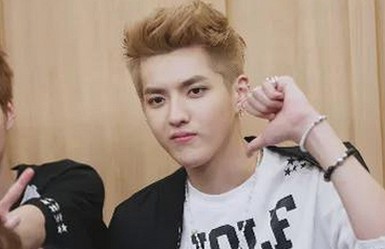 网红黑料揭秘！娱乐吃瓜酱背后的赚钱秘密你知道吗？